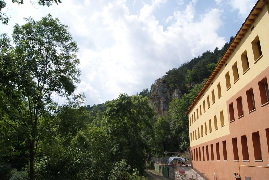Alberg Roques Blanques Ribes De Freser Exterior foto